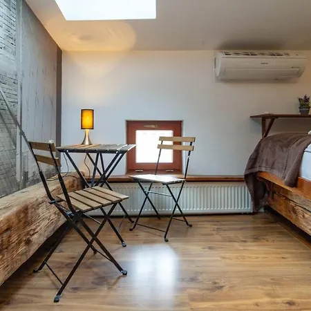 Pauza 3 Bedroom Apartment! Old Town Apartment *