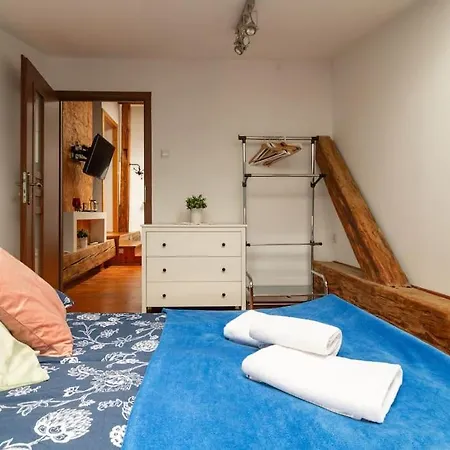 Pauza 3 Bedroom Apartment! Old Town Apartment *